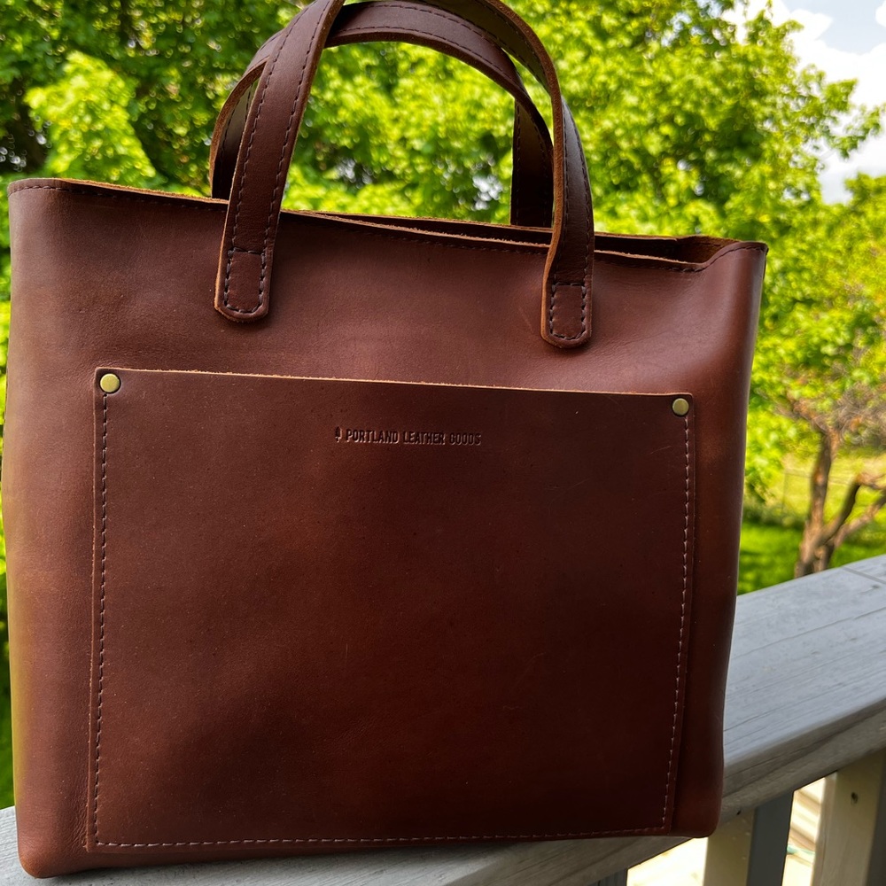 Portland Leather Goods Medium Zip Crossbody in WHISKEY